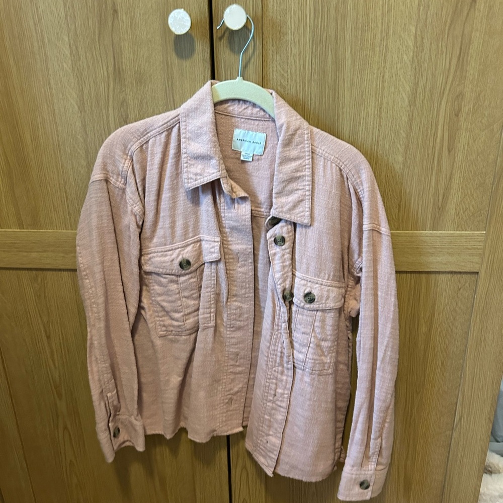 Light pink American Eagle button-up shirt
